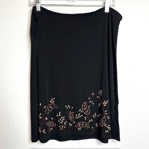 Ann Taylor Loft Black Floral Embroidered Stretchy Skirt Size Large - Picture 1 of 8